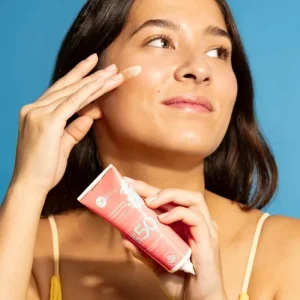 کرم ضد آفتاب صورت و بدن دکتر رناد Dr. Renaud با SPF50 - مناسب پوست حساس و مستعد لک | حجم 50 میلی‌لیتر